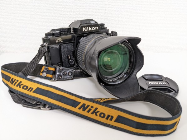 Canon,Nikon,高い