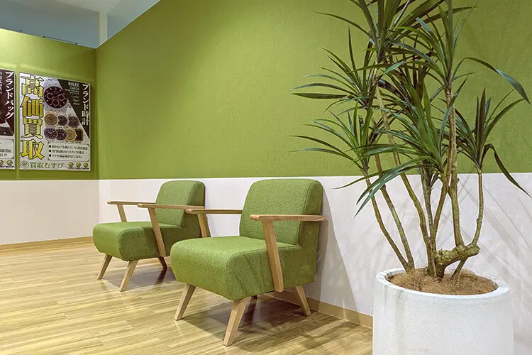 買取むすび 日永カヨー店 店舗写真3